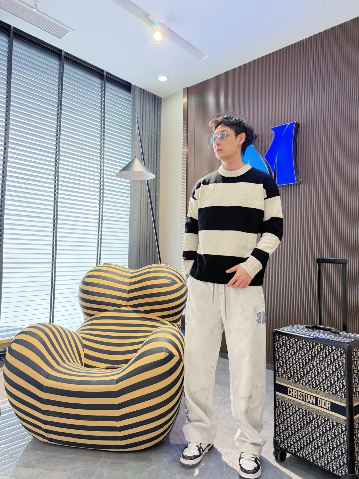 Balenciaga 🆕2026 Autumn and Winter New Arrival Casual Pants! 🎁On sale simultaneously on the official website. Brand Classic LOGO casual pants, customized fabrics, excellent comfort and strong touch. Highly recognisable, perfect appearance and craftsmanship. Size:M-3XL